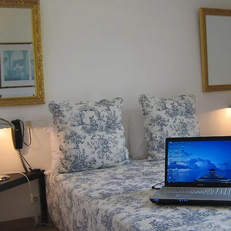 La Fontaine Hotel 2*